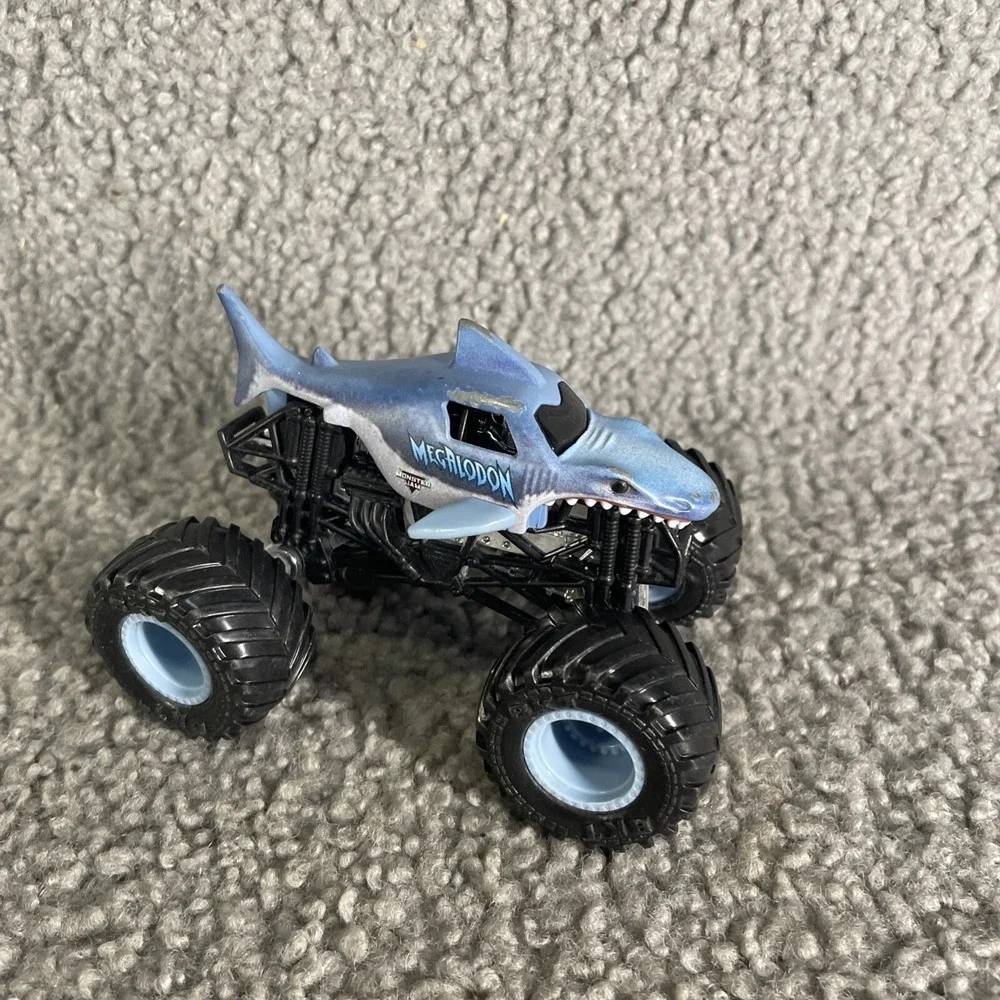 Monster Jam‎ Monster dirt, Megalodon 1:64 diecast truck, Spin Master toys